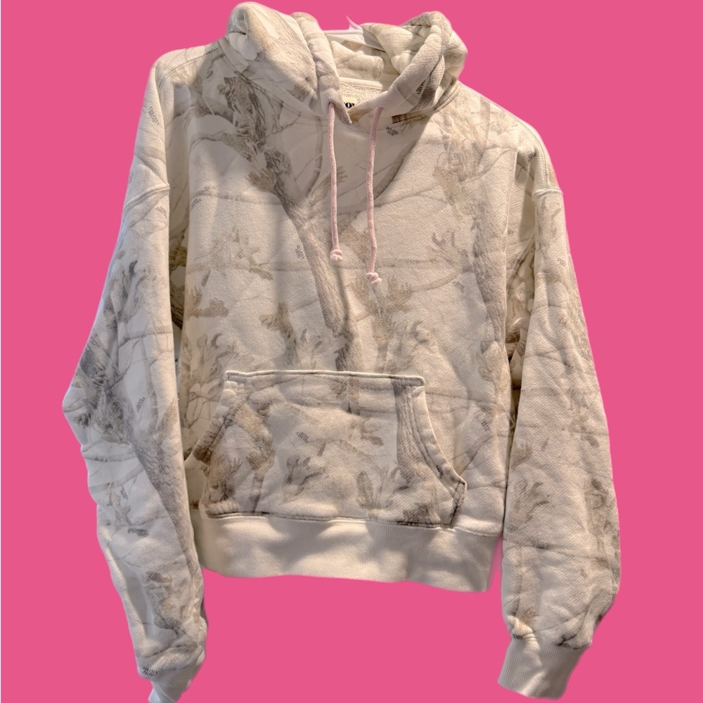 Dairy Boy Size Small Woodland Camo Hoodie